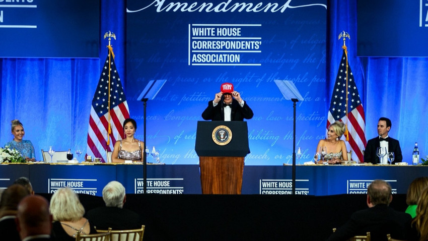 Başkan adaylığı: Trump kırmızı şapkasını taktı, yeni dönem tartışmasını alevlendirdi