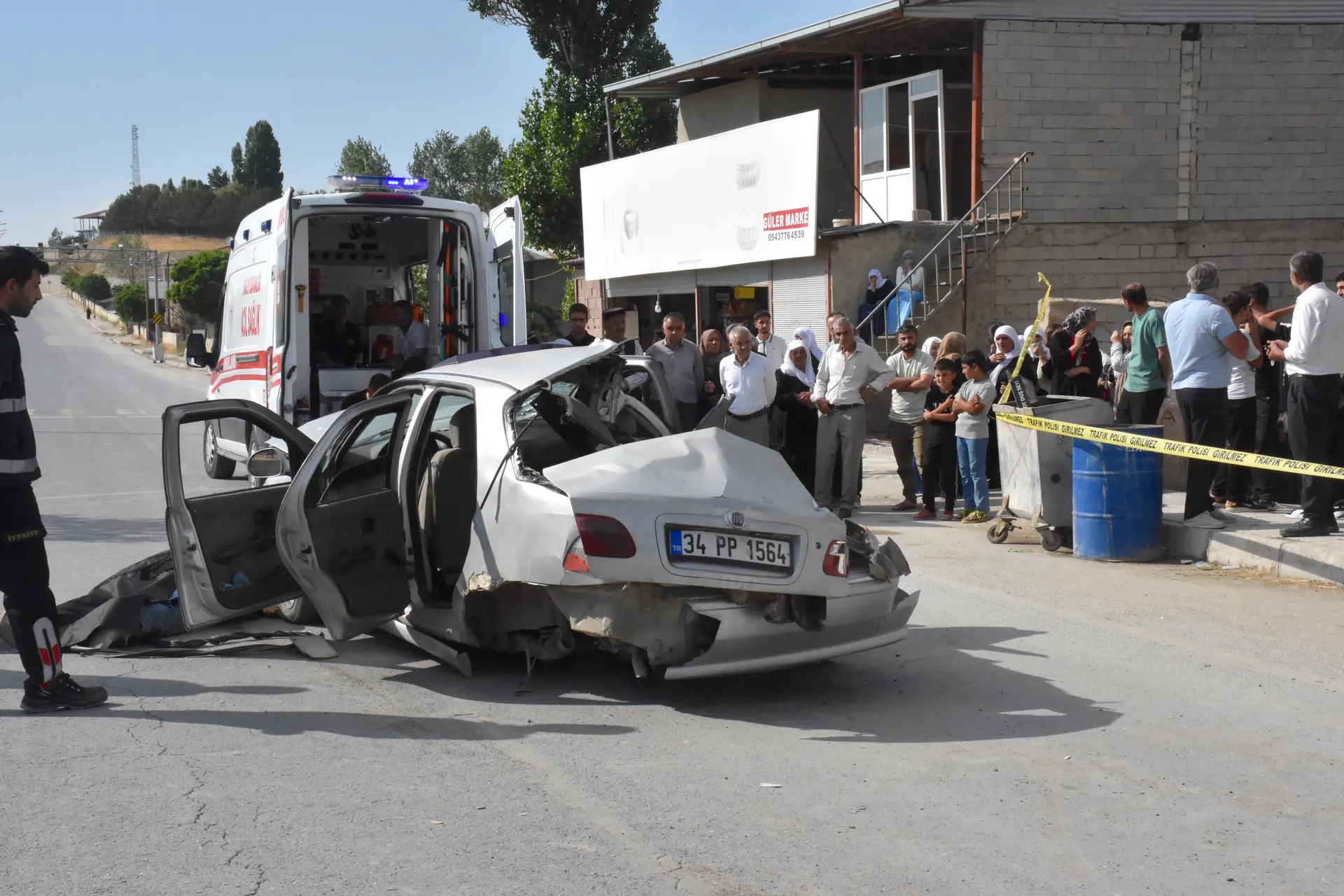 Van’da trafik kazası: 2 kişi hayatını kaybetti, 3 yaralı