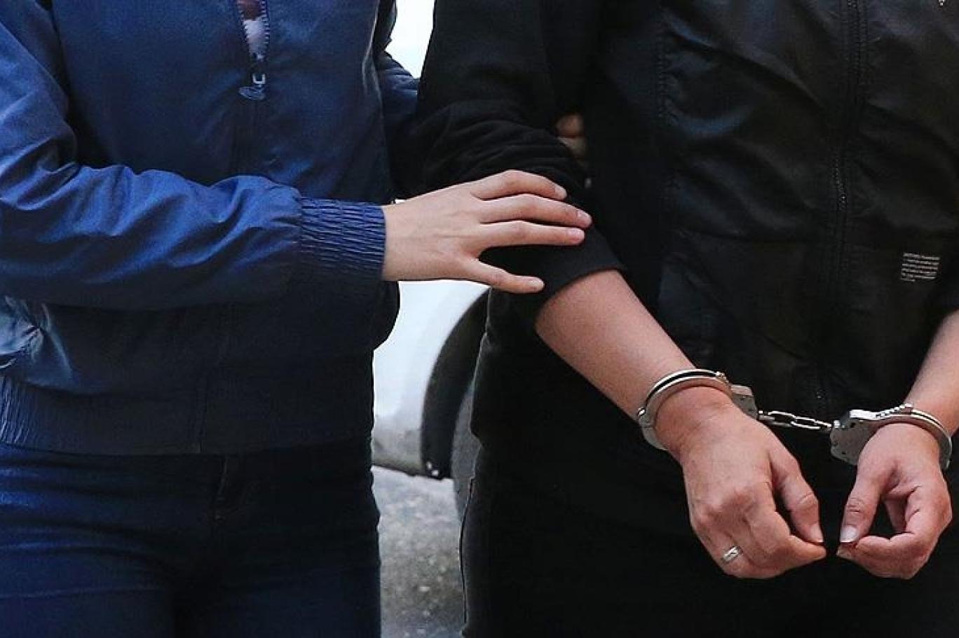 Sosyal medyada ‘müstehcen’ paylaşım yaptığı iddiasıyla gözaltına alınan kadın tutuklandı