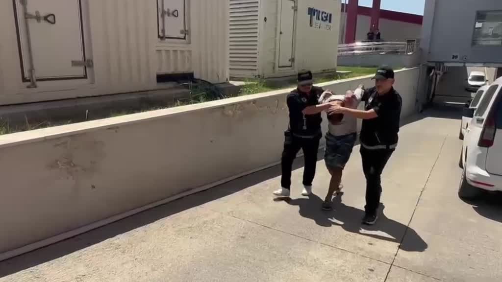 Kırmızı bültenle aranan ‘uyuşturucu ticareti’ hükümlüsü Adana’da yakalandı