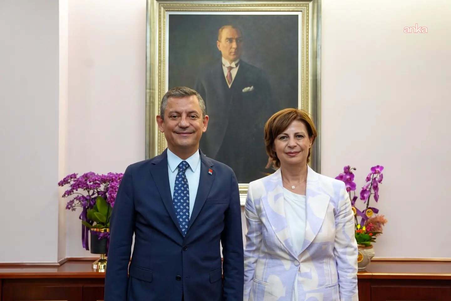 Eskişehir Büyükşehir Belediye Başkanı Ayşe Ünlüce, CHP’den istifa ederek YENİ Parti’ye katıldı