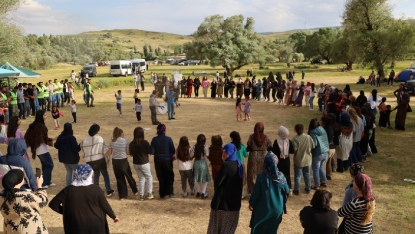 Bölgede festival coşkusu: Tatvan’da sürüyor, Varto’da 12 sonra Kox Festivali