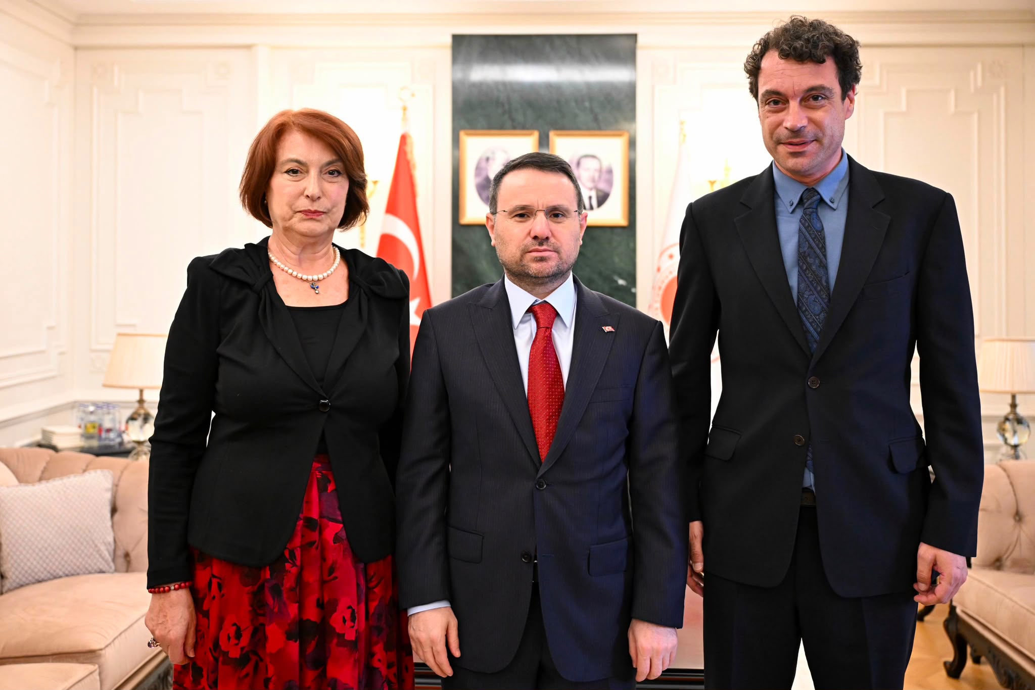 Adalet Bakanı Gürlek Uğur Mumcu’nun ailesiyle görüştü