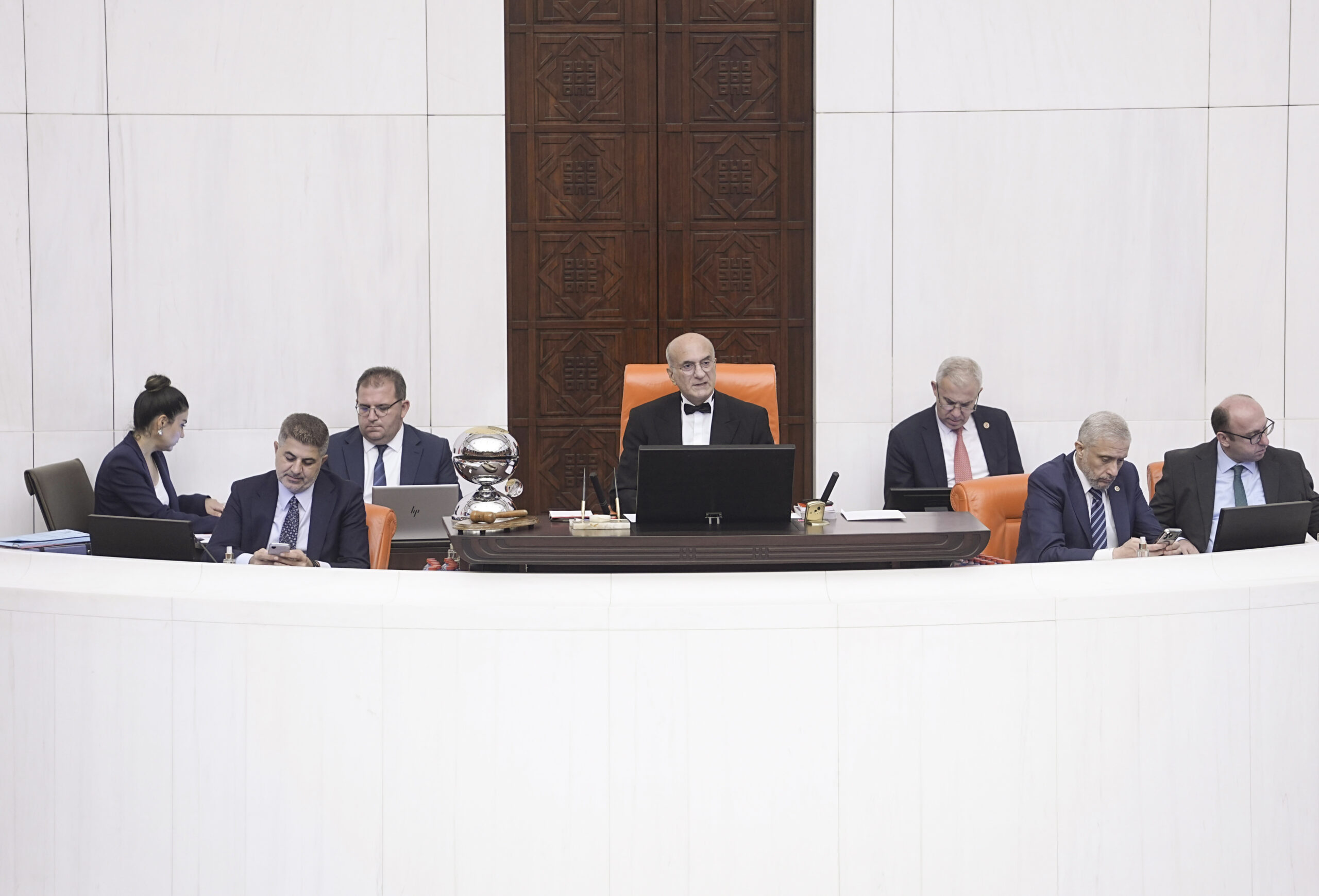 Genel Kurul’da fezleke tartışması: ‘Meclis’e ulaşmadan kamuoyuna servis edilmesi kabul edilemez’