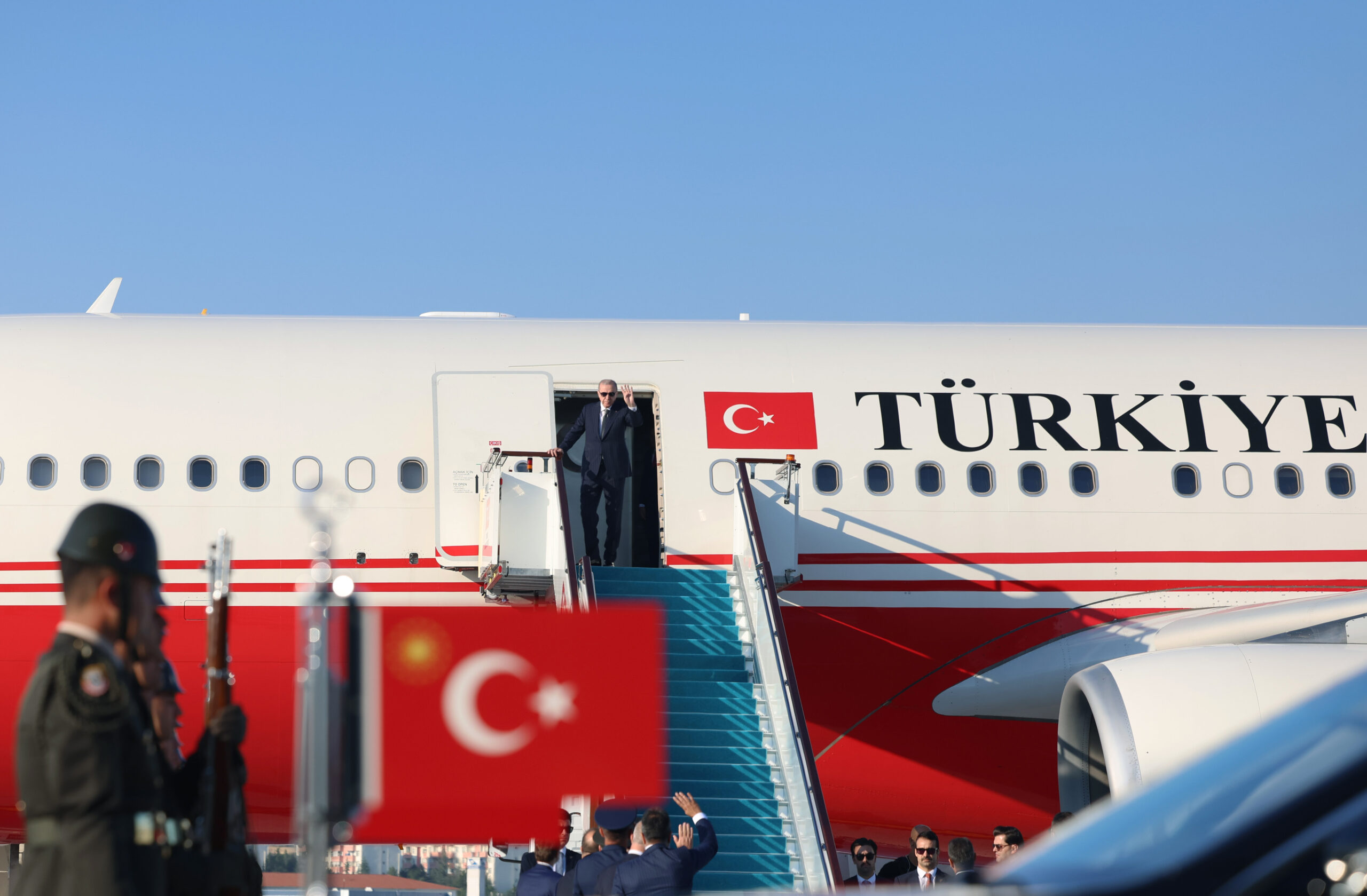Cumhurbaşkanı Erdoğan Suudi Arabistan’da: Üçlü zirve yapılacak