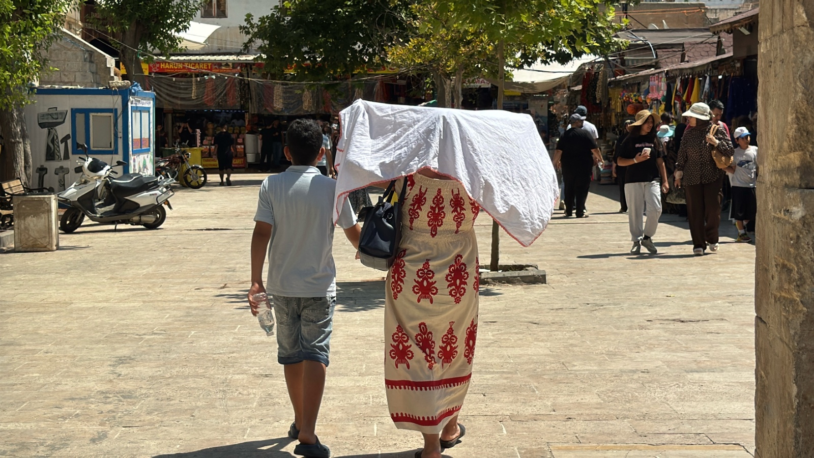 Şanlıurfa kavruluyor: Termometreler 47 dereceyi gösterdi