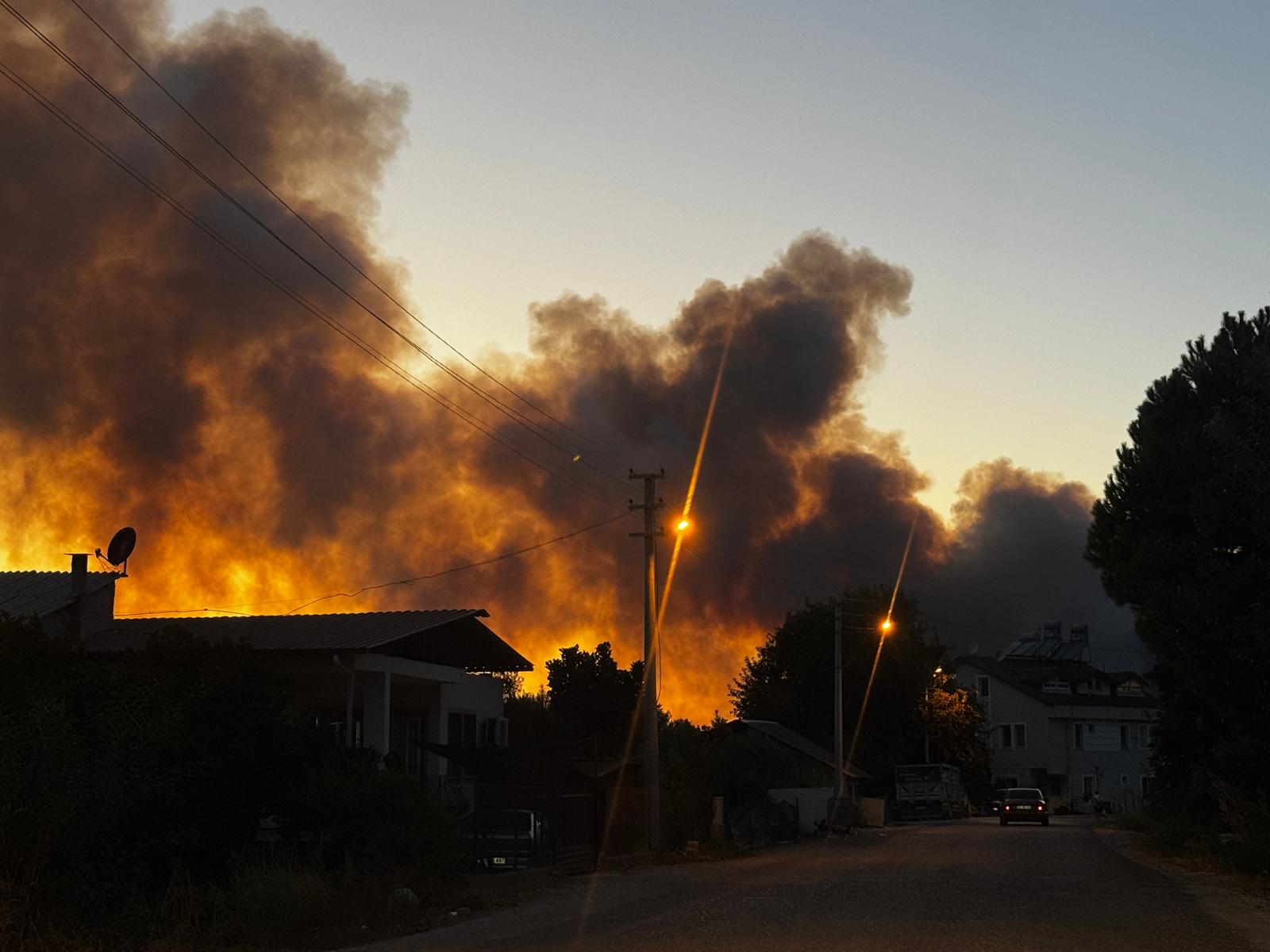 Fethiye’de şehir merkezine yakın orman yangını