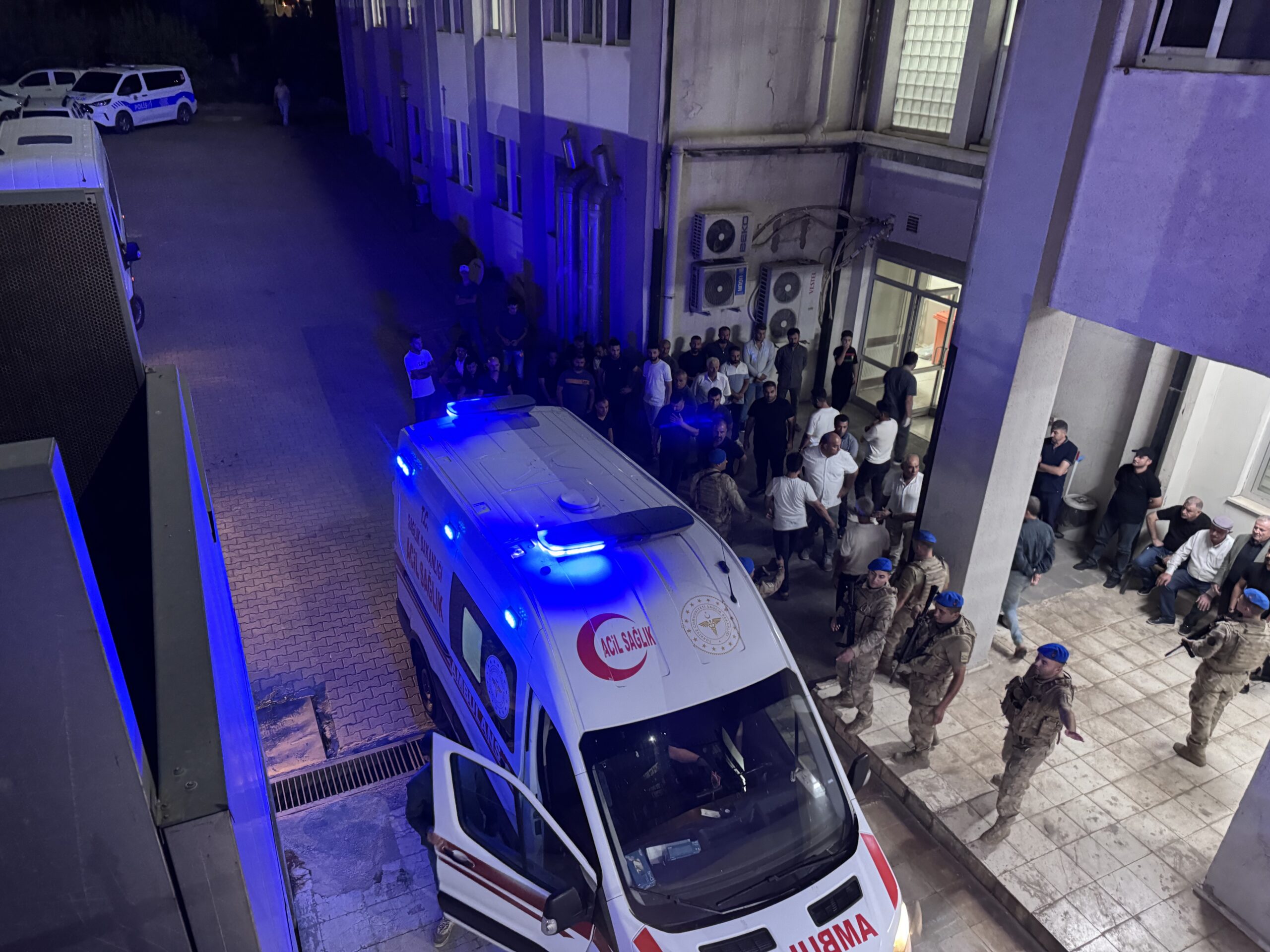 Siirt’te otomobilin çarptığı 2 kişi hayatını kaybetti