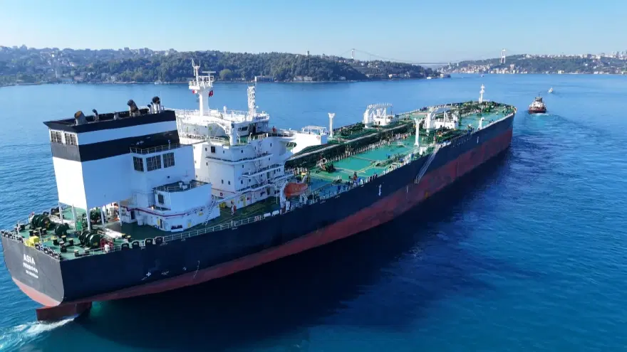 Rusya’da İHA saldırısına uğrayan gemi İstanbul Boğazı’ndan geçiyor