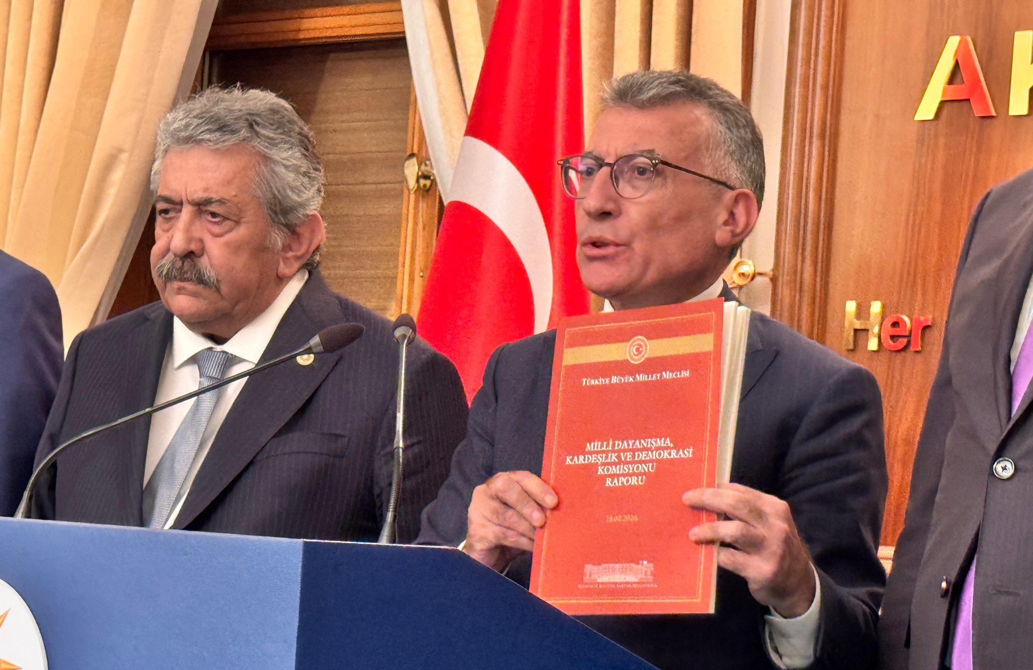 ‘Çerçeve yasa’ TBMM Başkanlığı’na sunuldu: 360’a yakın milletvekili imzaladı