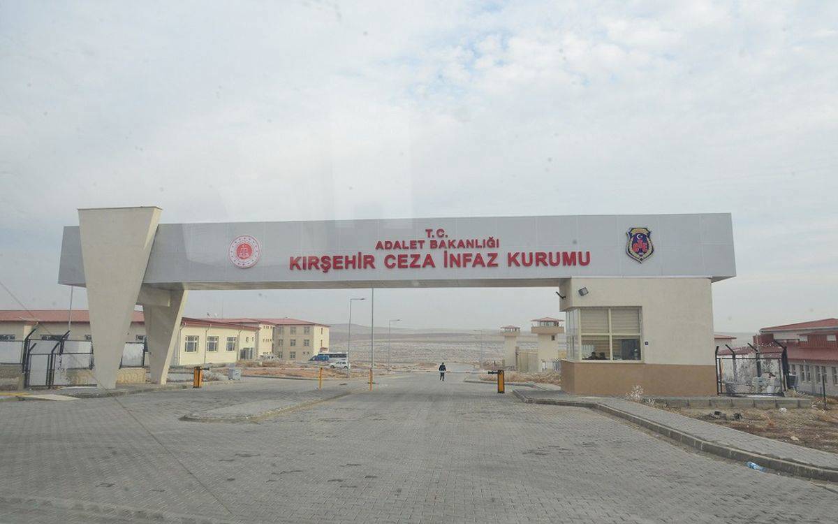 Protez yok, sevk yok, ilaç yok: Kırşehir S Tipi’ne ilişkin iddialar Meclis’te