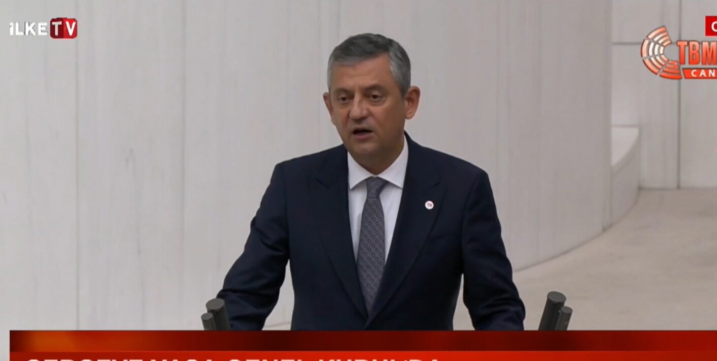 Özgür Özel Çerçeve Yasa’ya ilişkin partisinin tutumunu açıkladı: ‘Barışın önünü açacağız, bu yasaya evet diyeceğiz’