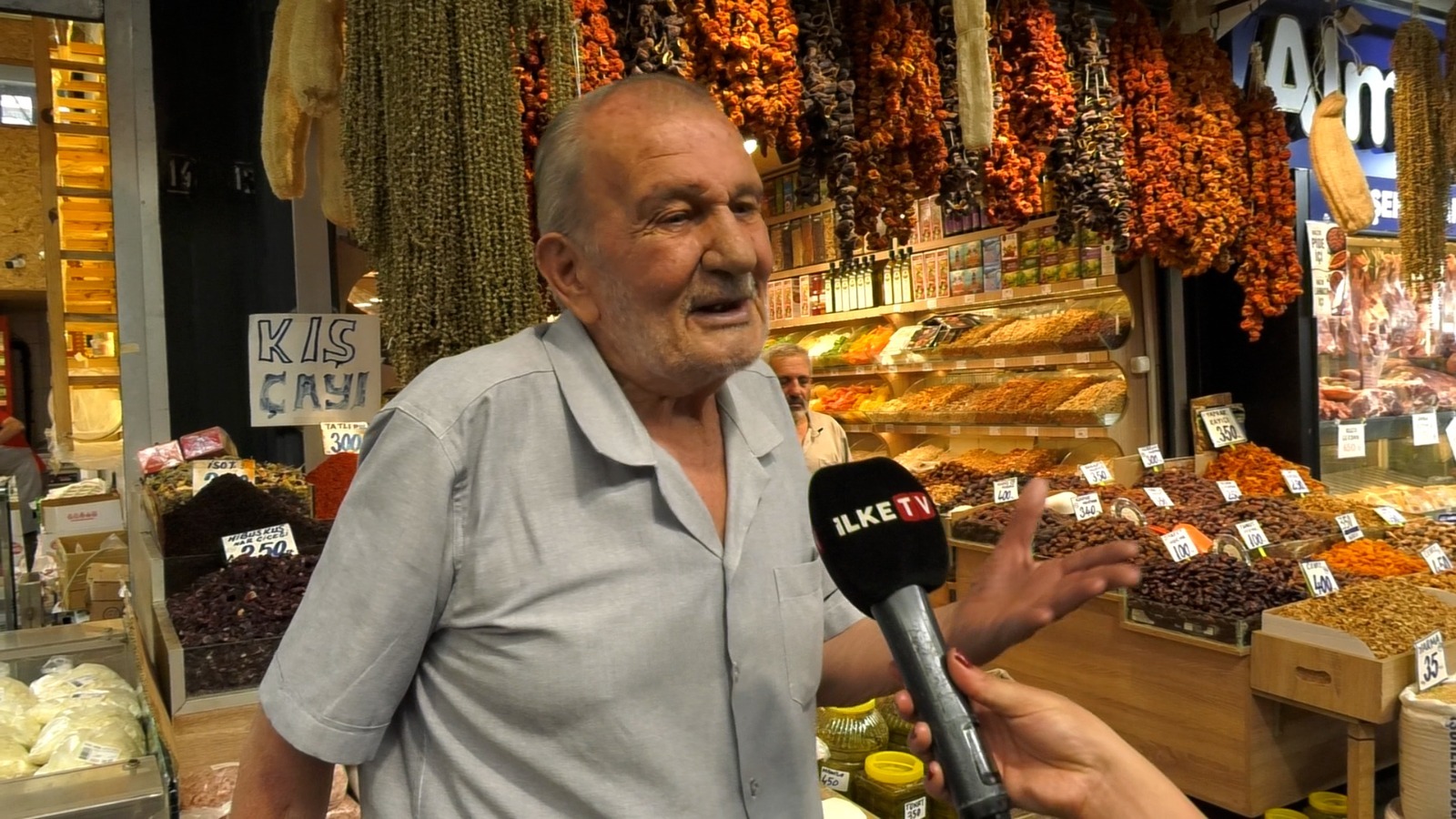 Pazarda hem yurttaş hem esnaf dertli: Alamıyoruz, satamıyoruz