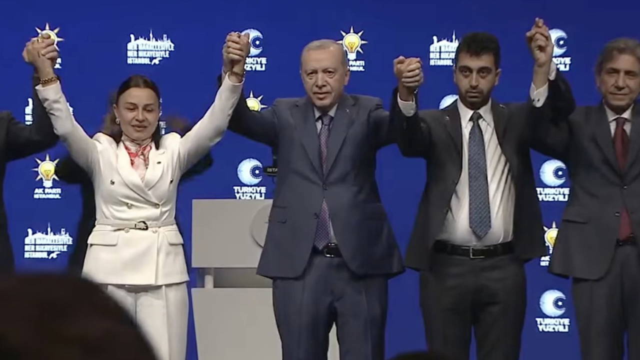 İstanbul’da CHP’li üç ilçe belediye başkanı AK Parti’ye geçti