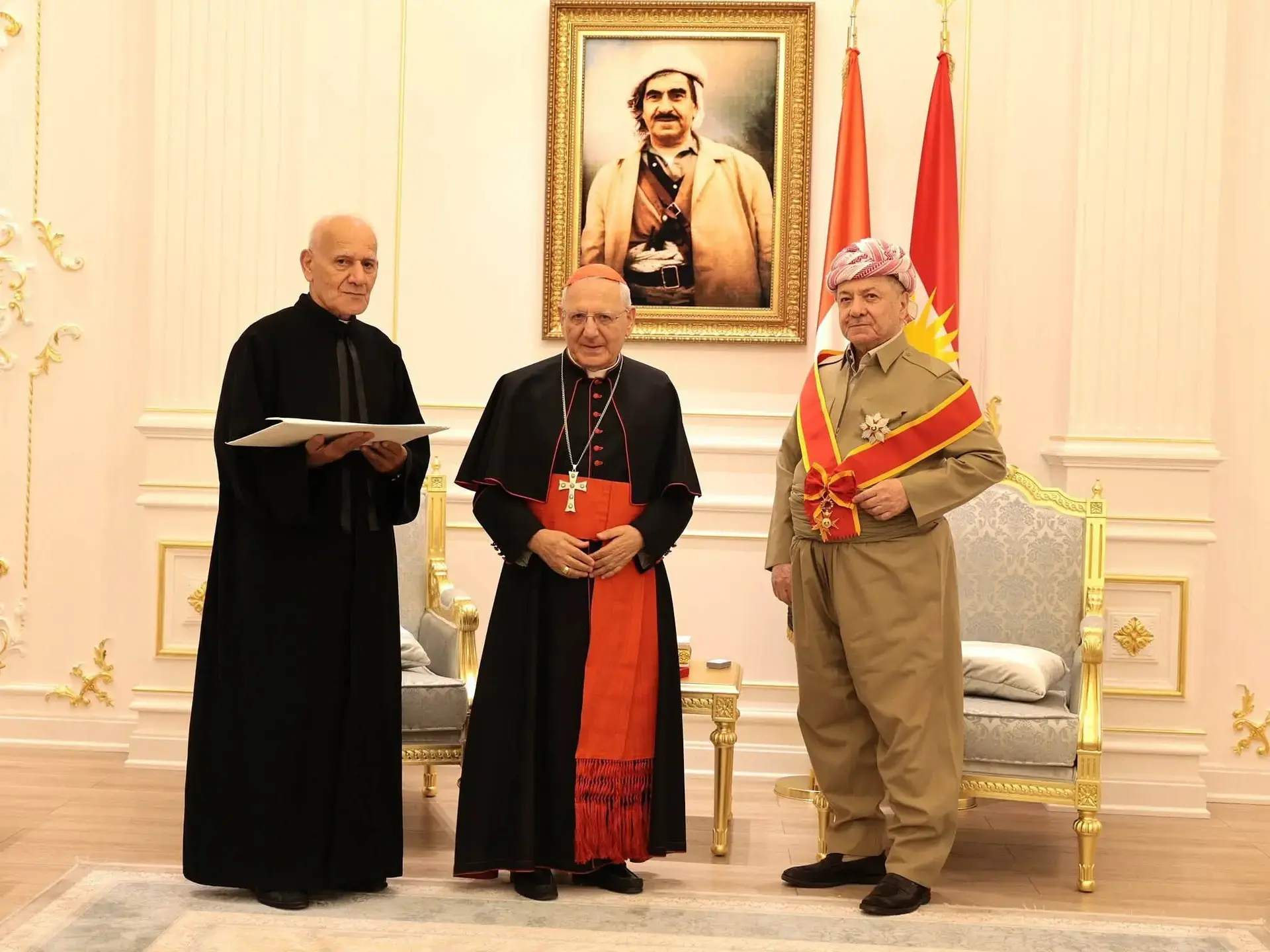 Mesud Barzani’ye Papa’nın Yüksek Onur Nişanı verildi
