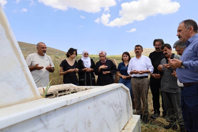 IŞİD’in katlettiği gazeteci Deniz Fırat, 12. yıldönümünde mezarı başında anıldı