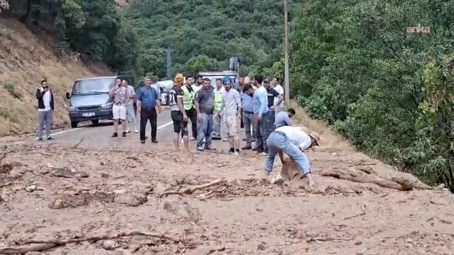 Dersim’de sağanak heyelana neden oldu