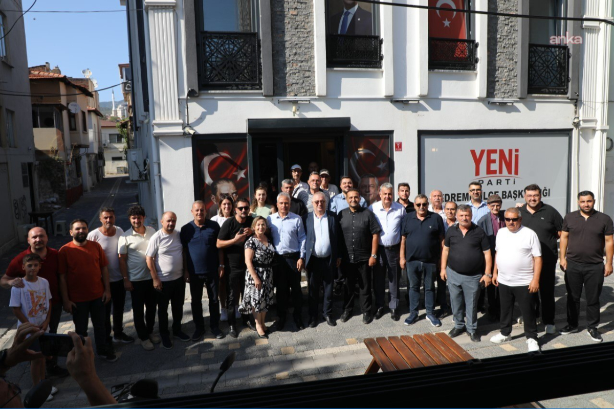 Edremit Belediye Başkanı Ertaş ve 19 meclis üyesi YENİ Parti’ye katıldı