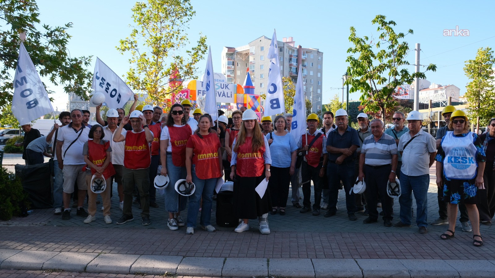 Eskişehir’de Doruk Madencilik ve Eti Gümüş işçilerine destek: ‘Bakanlıkların sessiz kalması kabul edilemez’