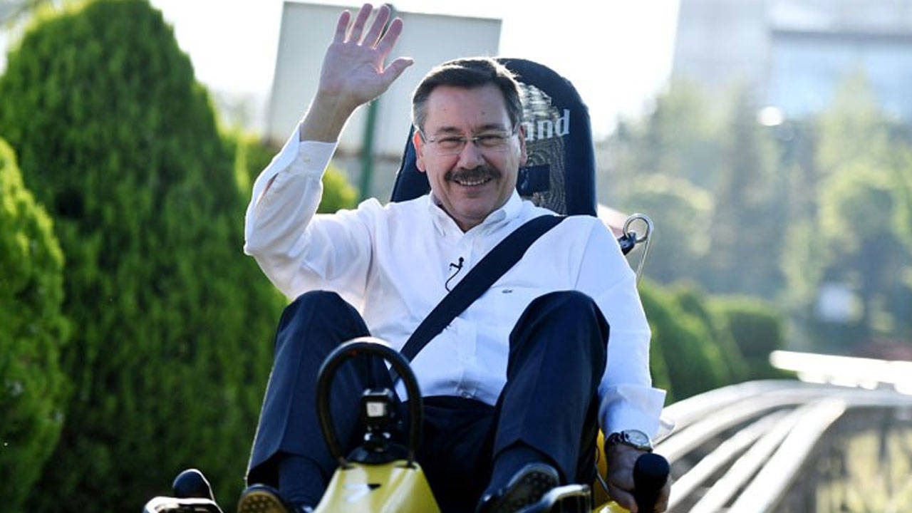 Hakkında soruşturma başlatılan Melih Gökçek: ‘Kendimi Türk adaletine teslim ediyorum’