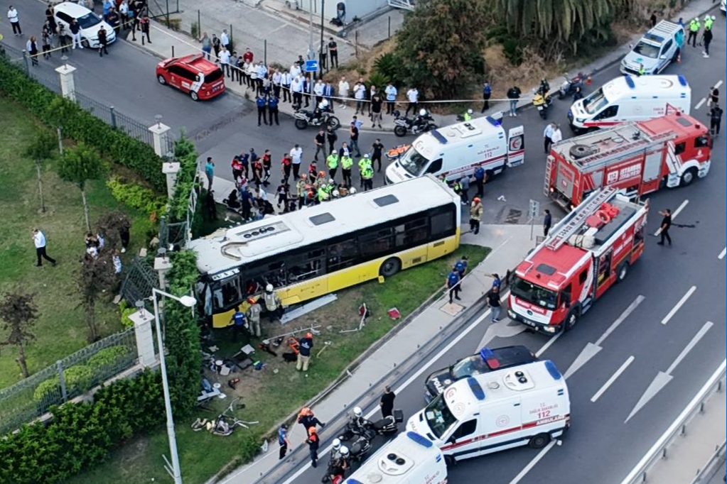 Zeytinburnu’ndaki İETT otobüsü kazasında ölü sayısı 3’e yükseldi
