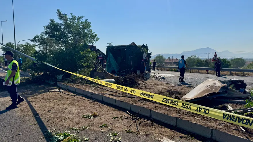 Kayseri’de yolcu otobüsü devrildi: En az 20 yaralı