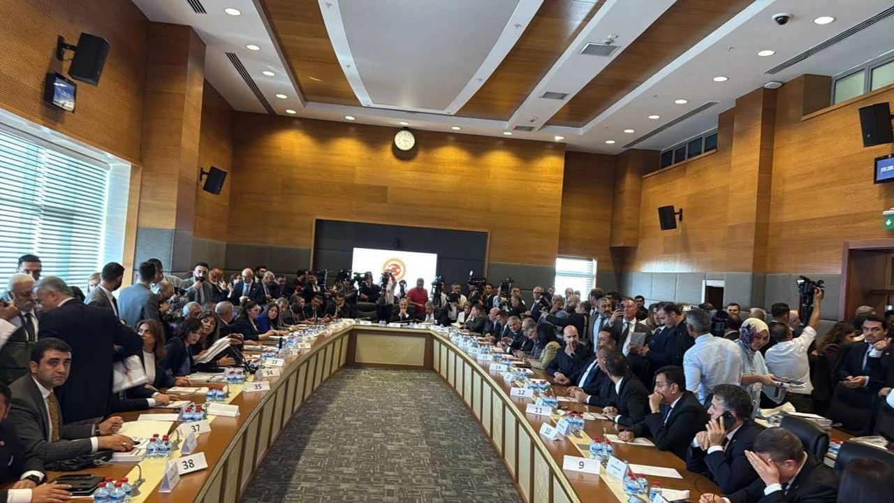 ‘Çerçeve yasa’ Adalet Komisyonu’nda kabul edildi
