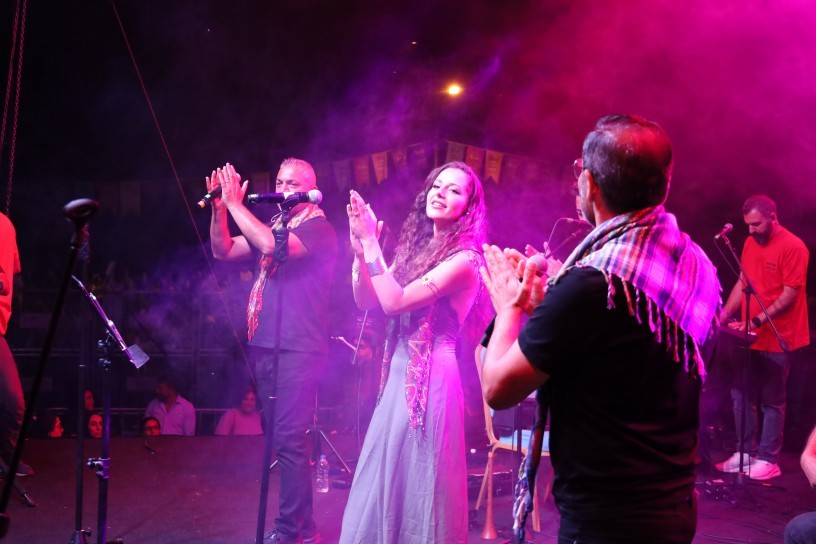 Tatvan Festivali’nin 2. gününde Mehmet Atlı, Ruken Yılmaz ve Koma Agirê Jiyan sahne aldı