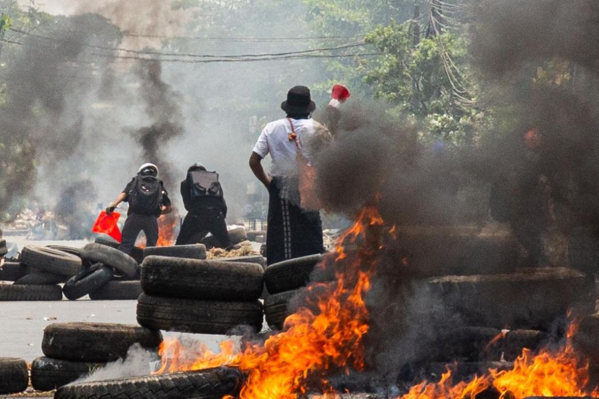 Myanmar’da Budist manastırına ordudan hava saldırısı: 14 kişi öldü