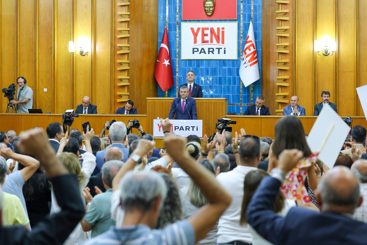 YENİ Parti milletvekillerinden Özel’e tam destek: ‘Sımsıkı ve kol kola arkasındayız’