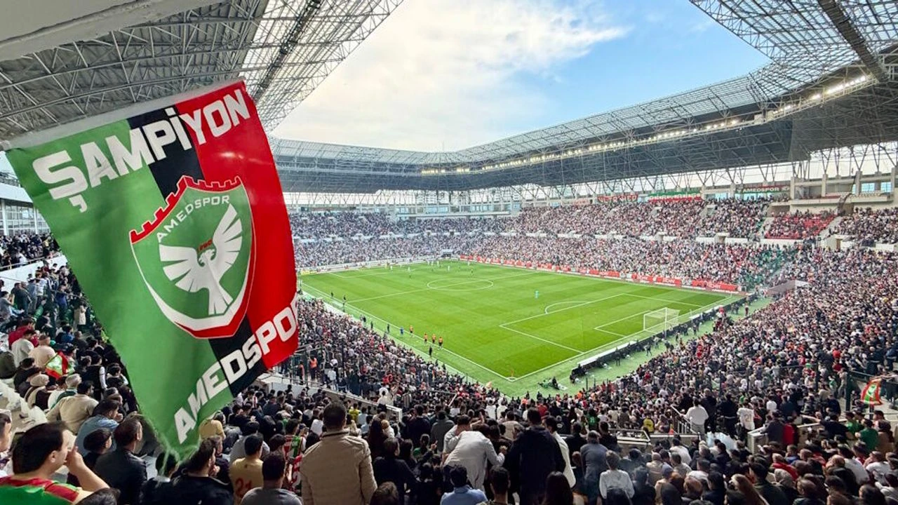Amedspor sosyal medyada yayılan görüntüler üzerine açıklama yaptı: ‘Bu tür davranışlar toplumsal barışa zarar vermektedir’
