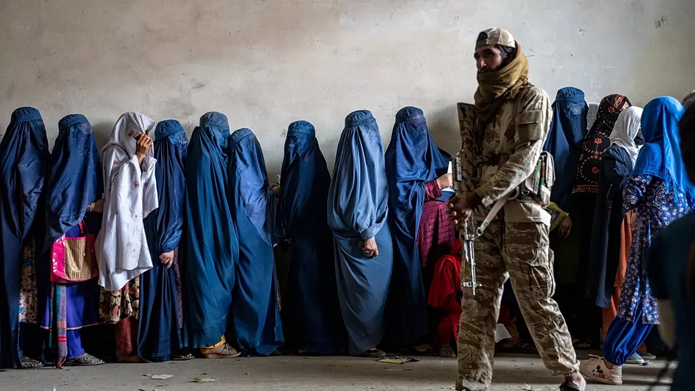 Taliban yönetiminde beş yıl: Afganistan’da çatışmalar azaldı, kadınların hakları geriledi