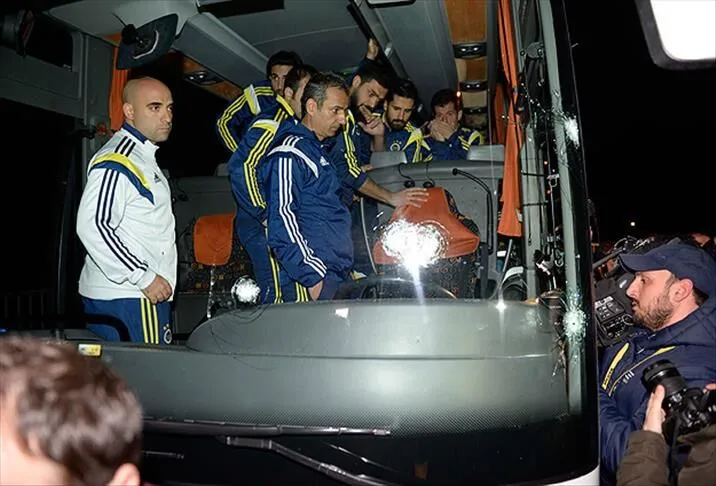 Fenerbahçe otobüsüne silahlı saldırı soruşturmasında 5 gözaltı