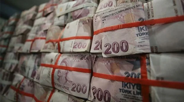 Bütçede açık büyüyor, gelirler giderlere yetişemiyor