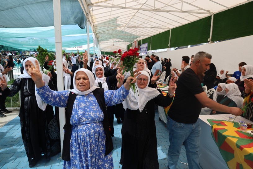 Van ve Yüksekova’da taziye kabulleri sürüyor: Barış Anneleri’nden yürüyüşlü destek