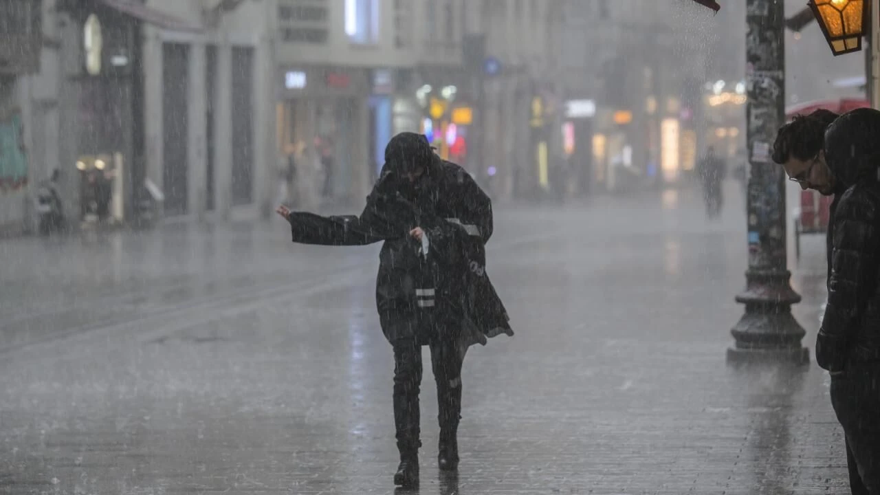 Hava değişiyor: Birçok bölgede yağış ve fırtına bekleniyor