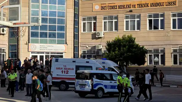 Manisa’daki okul saldırısı soruşturmasında 10 kişi adliyeye sevk edildi