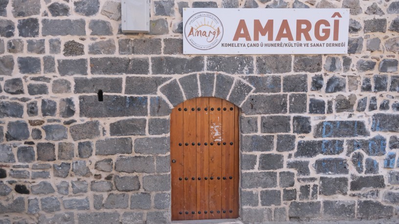 Amargi Kültür ve Sanat Derneği’ne polis baskını: Kapının kilidi değiştirildi, not bırakıldı