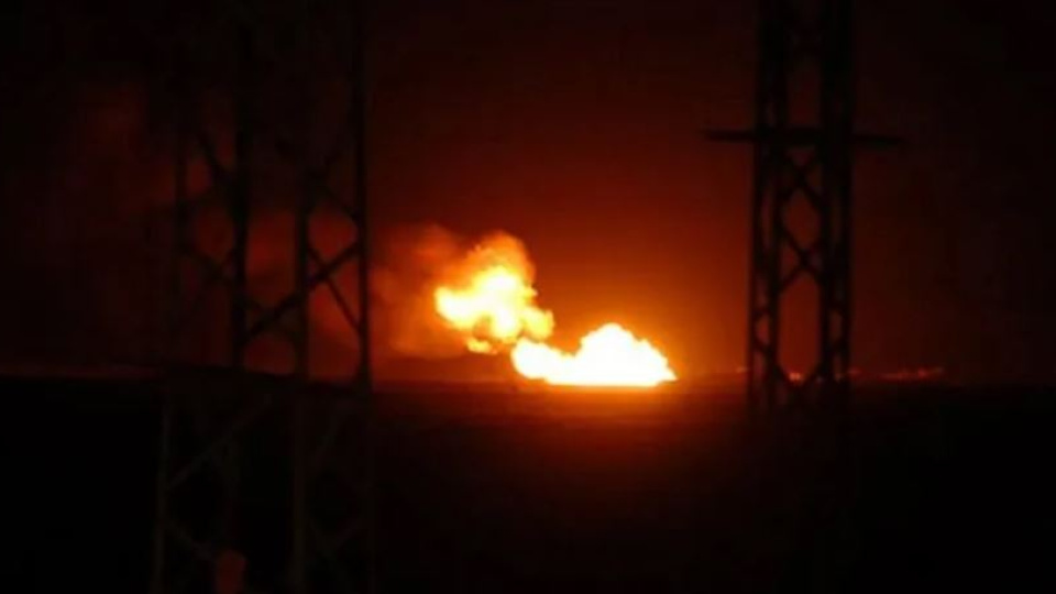 Deyrizor’da doğal gaz hattında yangın: Petrol şirketi ‘sabotaj’ dedi