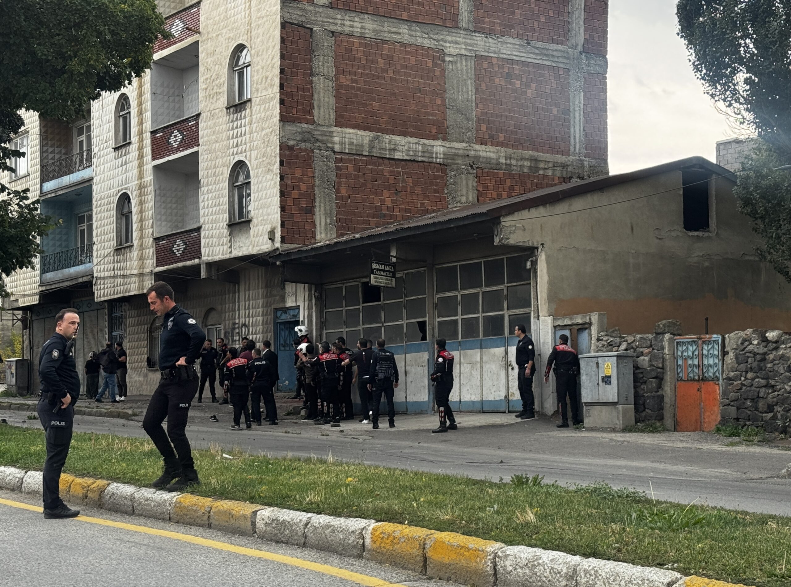 Erzurum’da iki grup arasında çıkan silahlı kavgada 12 kişi yaralandı