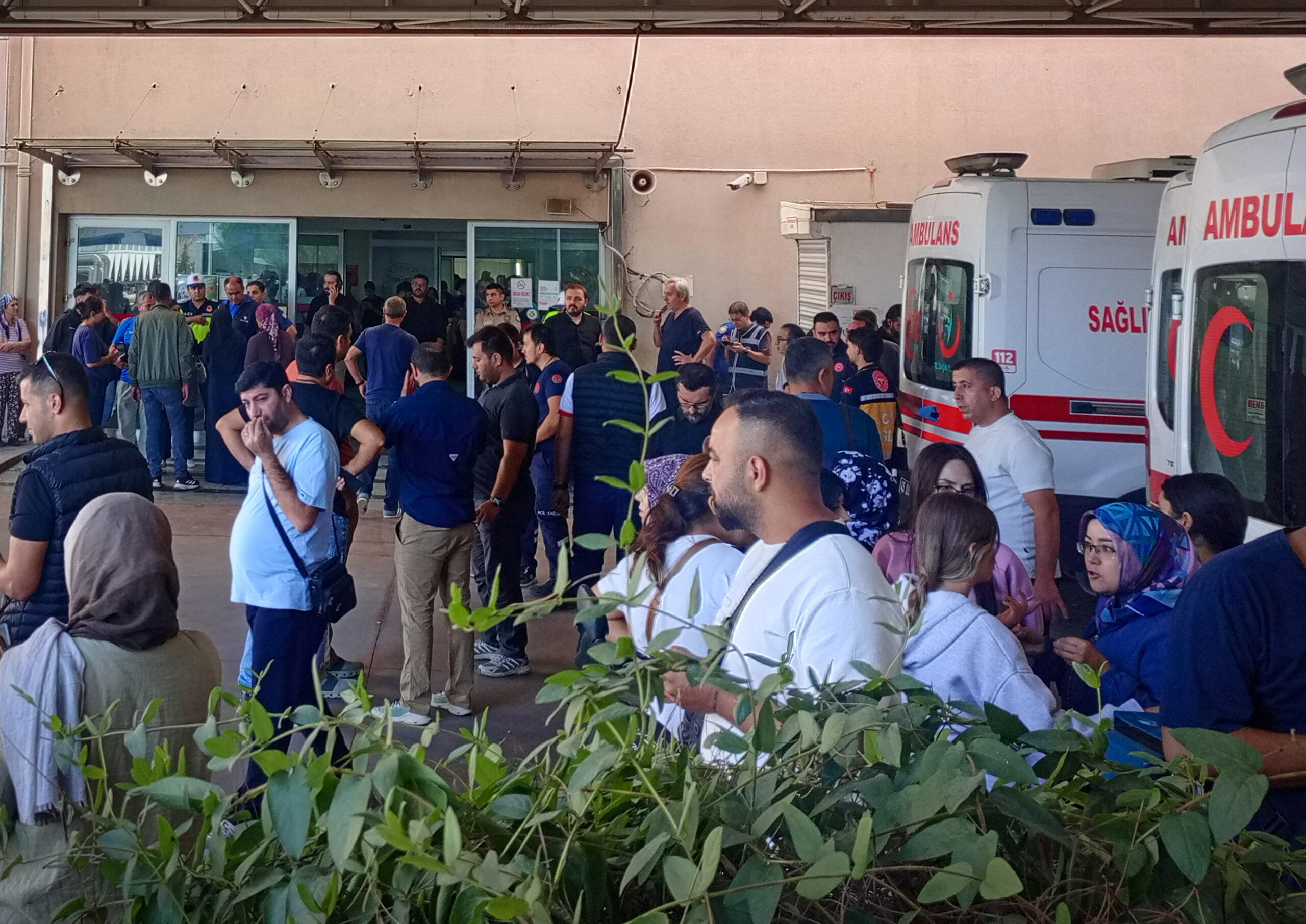 Manisa Turgutlu’da okula silahlı saldırı: Yaralılar var