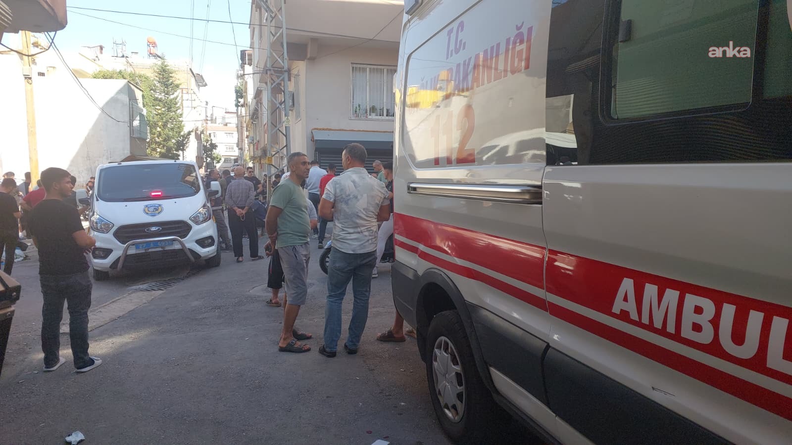 Gaziantep’te kadın cinayeti | Evli olduğu kadını öldürüp rastgele ateş açtı: 1 ölü, 3’ü çocuk 4 yaralı