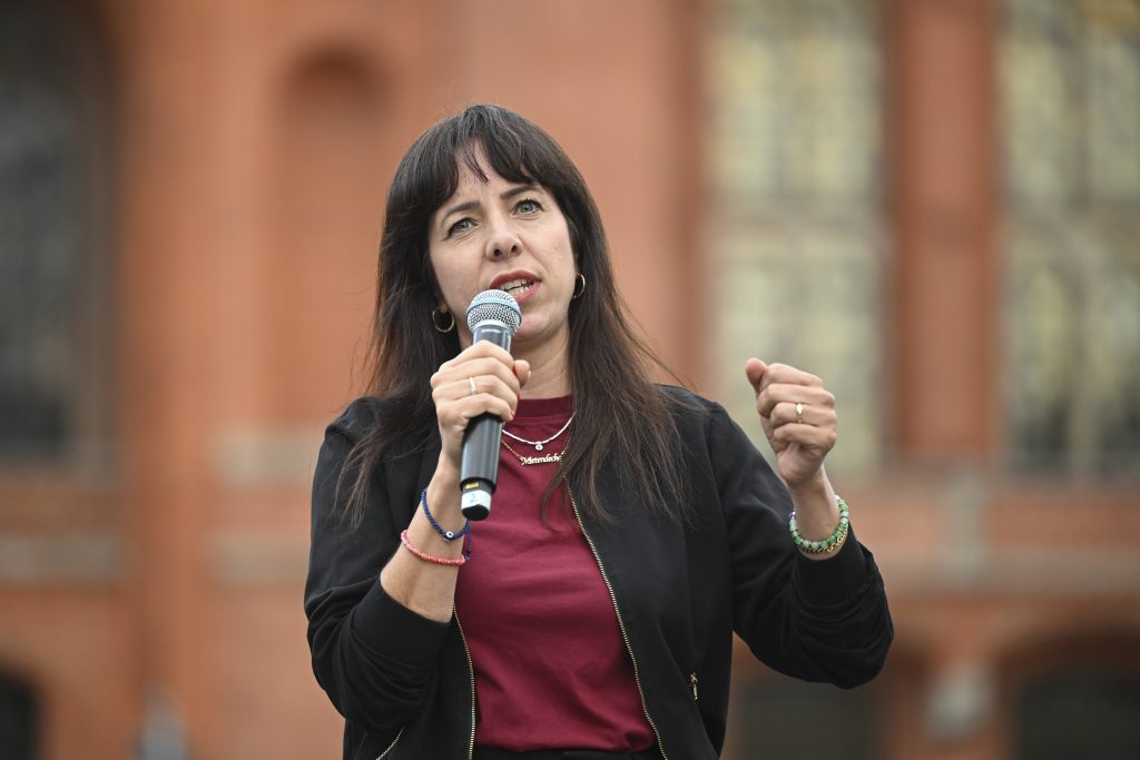 Elif Eralp, İçişleri Bakanı Dobrindt hakkında suç duyurusunda bulundu