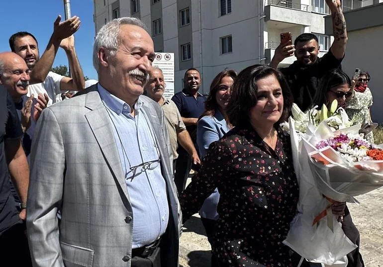 Selçuk Mızraklı’dan mesaj: ‘Kaç leylim bahar geçirdik seninle, Amed?’
