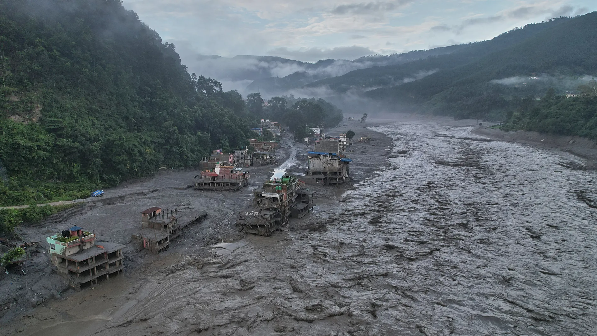 Nepal’deki sel afetinde can kaybı 1355’e çıktı