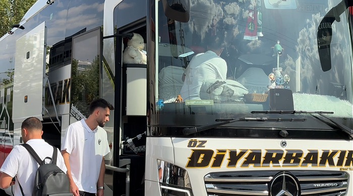 Amedspor kafilesi Kasımpaşa maçı için İstanbul’a doğru yola çıktı