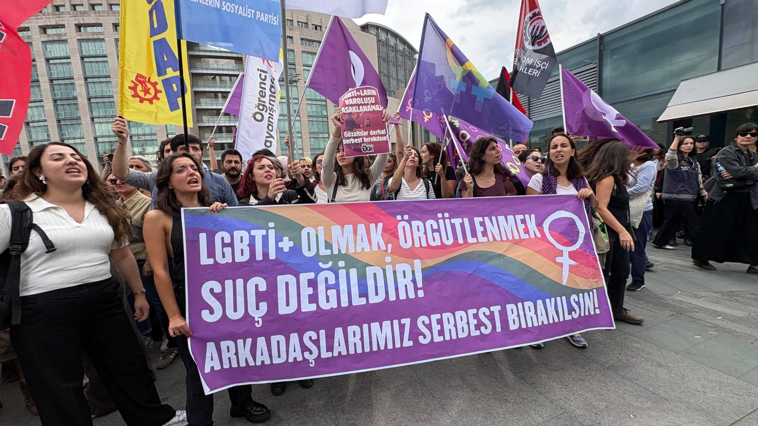🔴 Çağlayan’da gözaltına alınan 109 kişinin durumu belirsiz: Gözaltı süresi uzatıldı