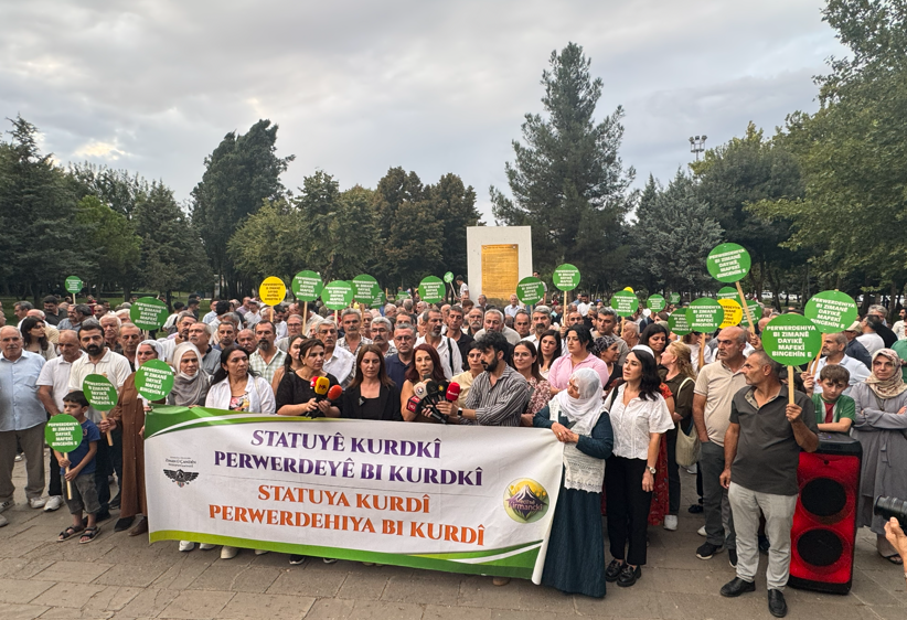 Diyarbakır’da anadilinde eğitim ve Kürtçeye statü talebi