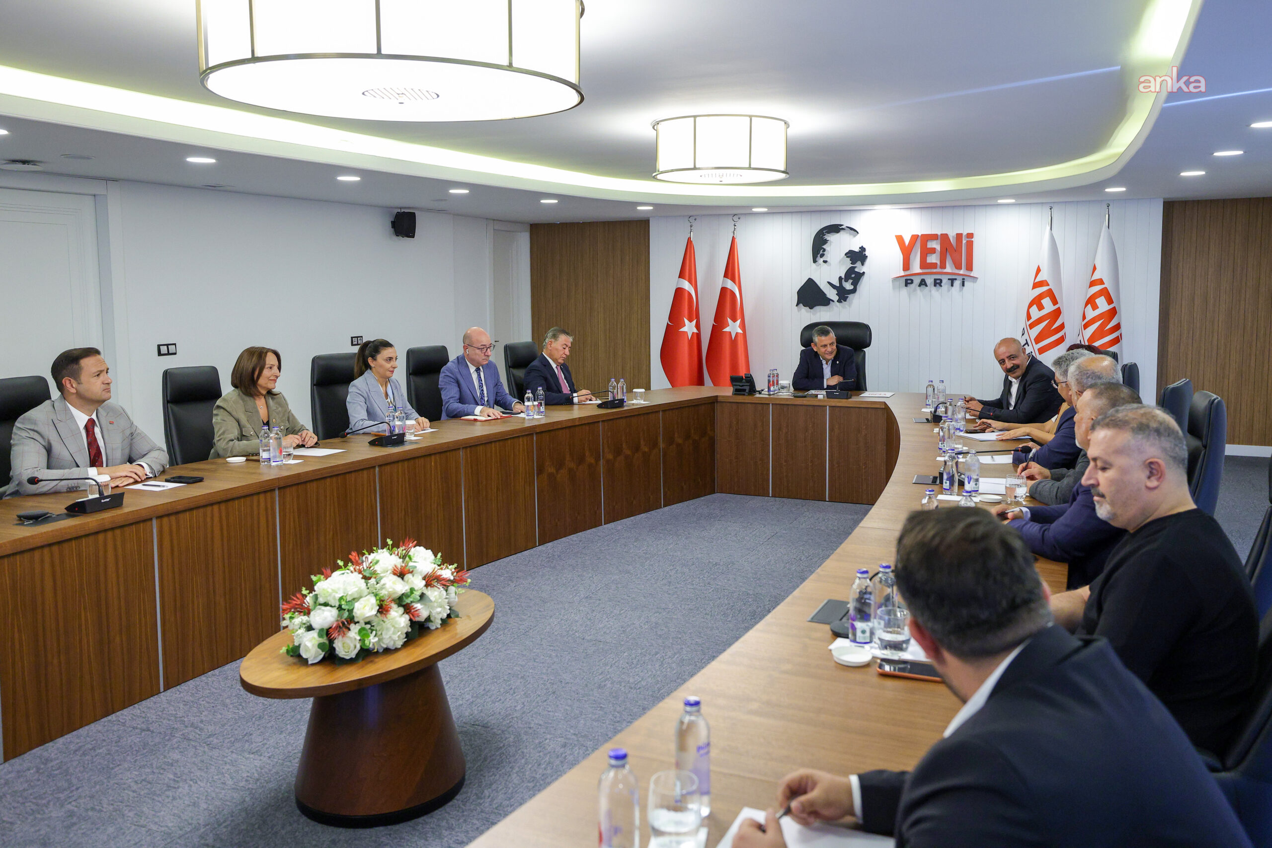 Özgür Özel, Alevi kurumlarının temsilcileriyle bir araya geldi