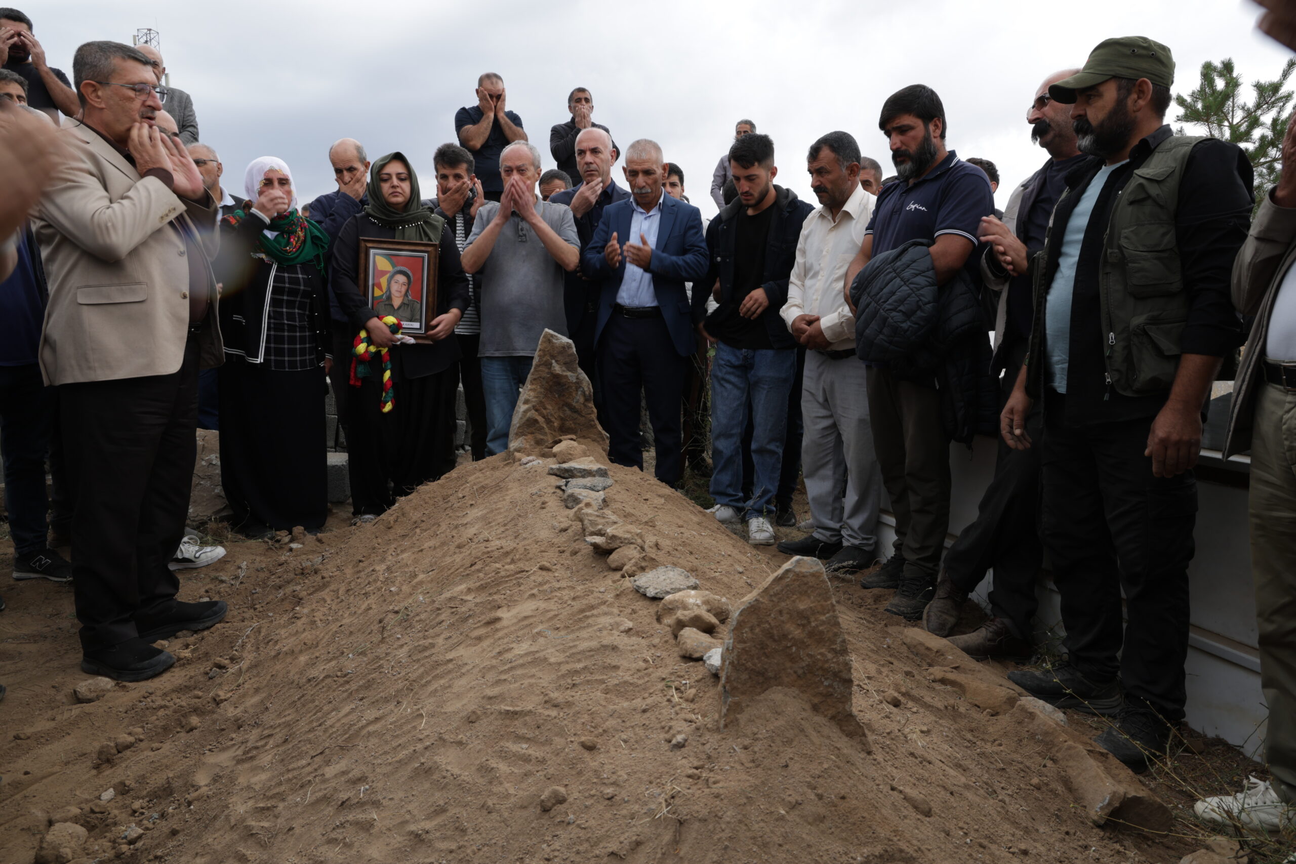 Kilyos’tan cenazeleri alınan PKK’liler Karlıova’da toprağa verildi